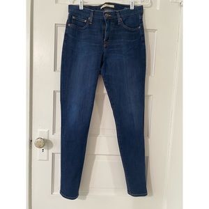 Big Star— OMNI lift and tuck. Size 29. Mint condition.